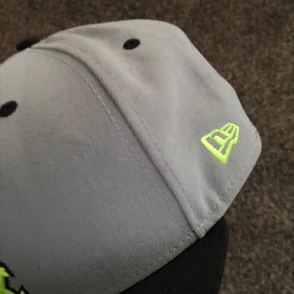 Red Sox Baseball Cap - Picture 4 of 4